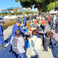 胸骨圧迫は一人ずつ実際にやってみました!